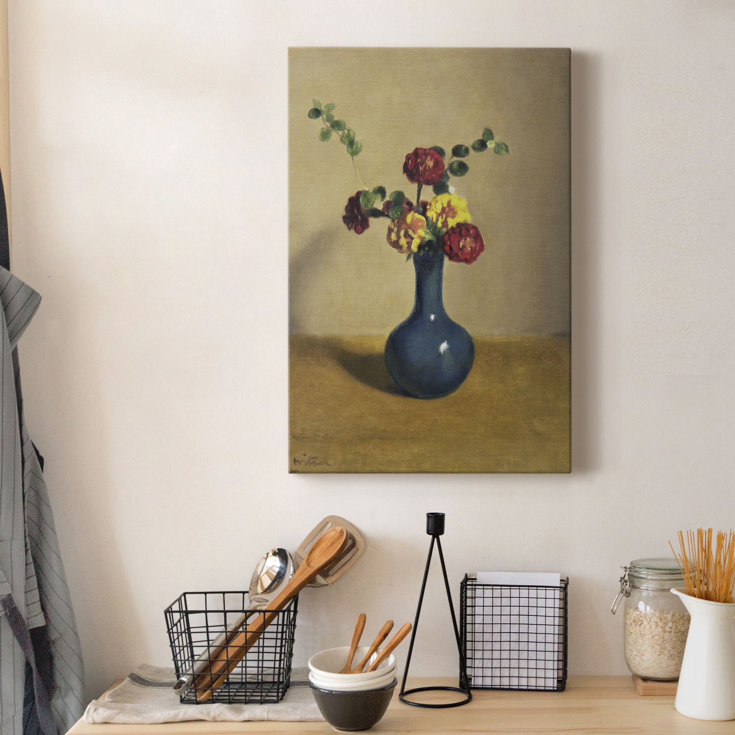 Afrikaantjes in een blauw vaasje Premium Gallery Wrapped Canvas - Ready to Hang - 24 x 36