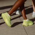 thumbnail image 2 of Zapatillas Saucony Triumph 22 para Mujer Running Vainilla Talle 5, 2 of 3