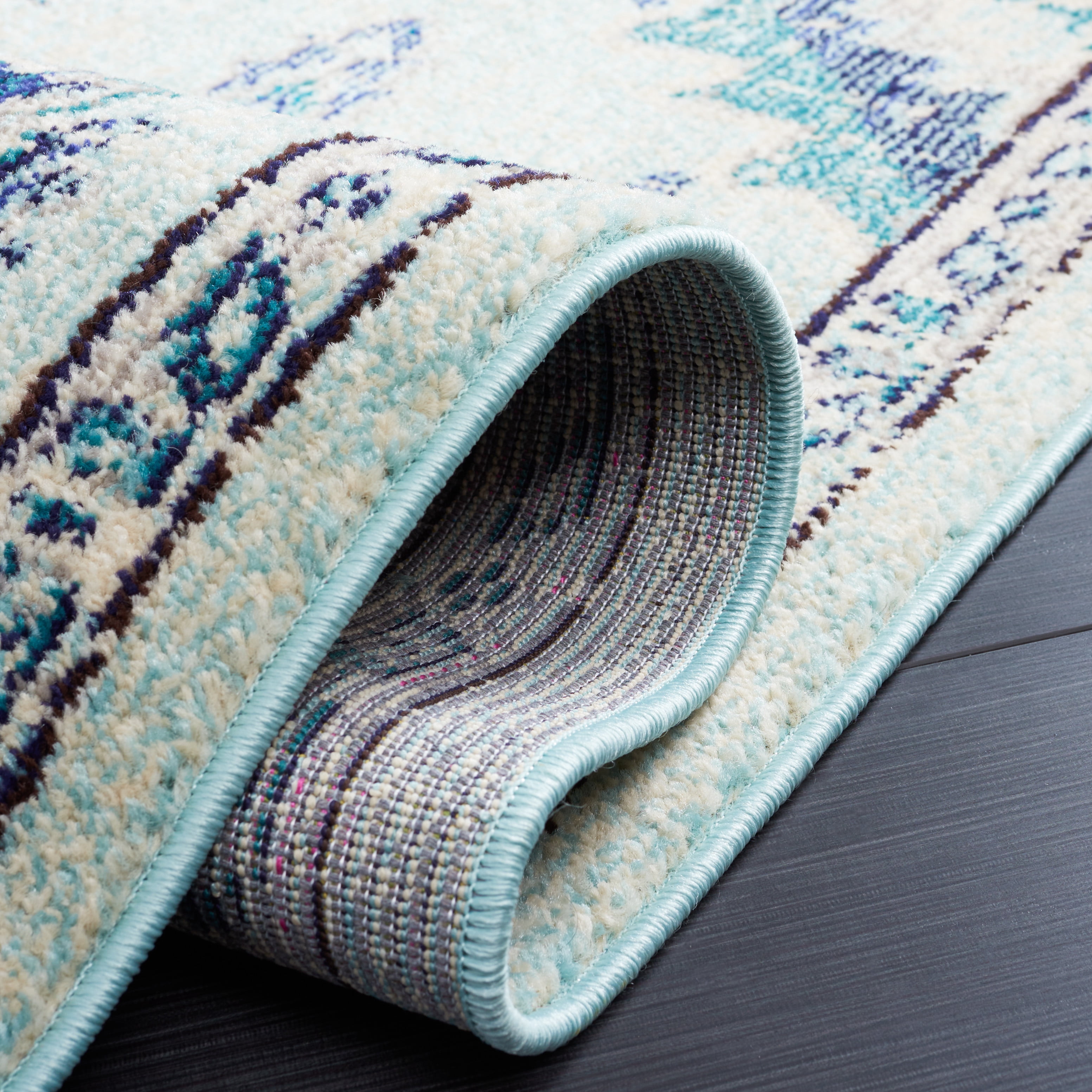 SAFAVIEH Madison Elinor Traditional Distressed Area Rug, Teal/Beige, 6'7" x 6'7" Round