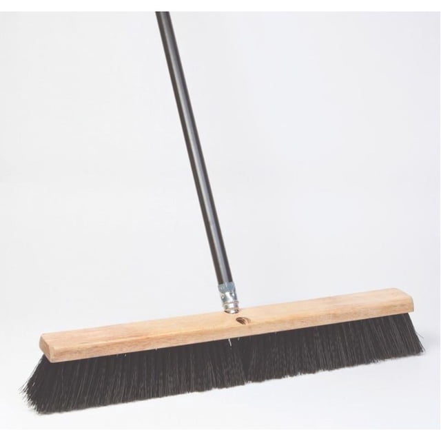 Cerdas de polietileno Broom DQB Industries de 60 cm con mango metálico de 152 cm