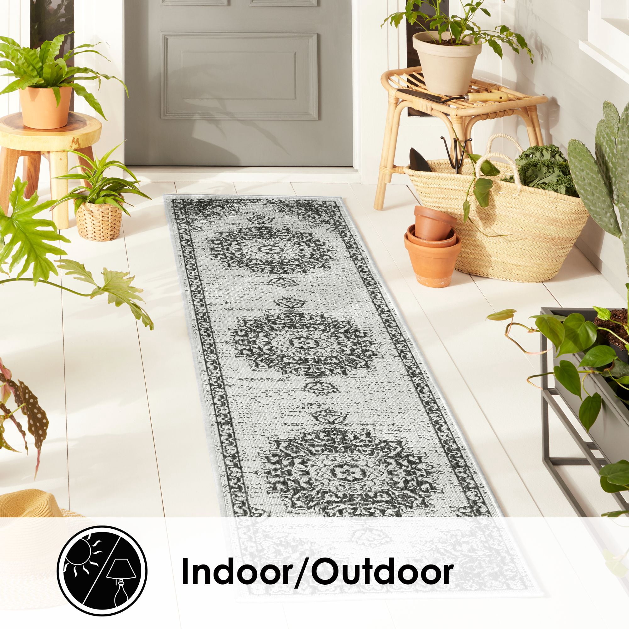 Nicole Miller New York Patio Country Azalea Transitional Medallion Indoor/Outdoor Runner Area Rug, Grey/Black, 1'9"x7'2"