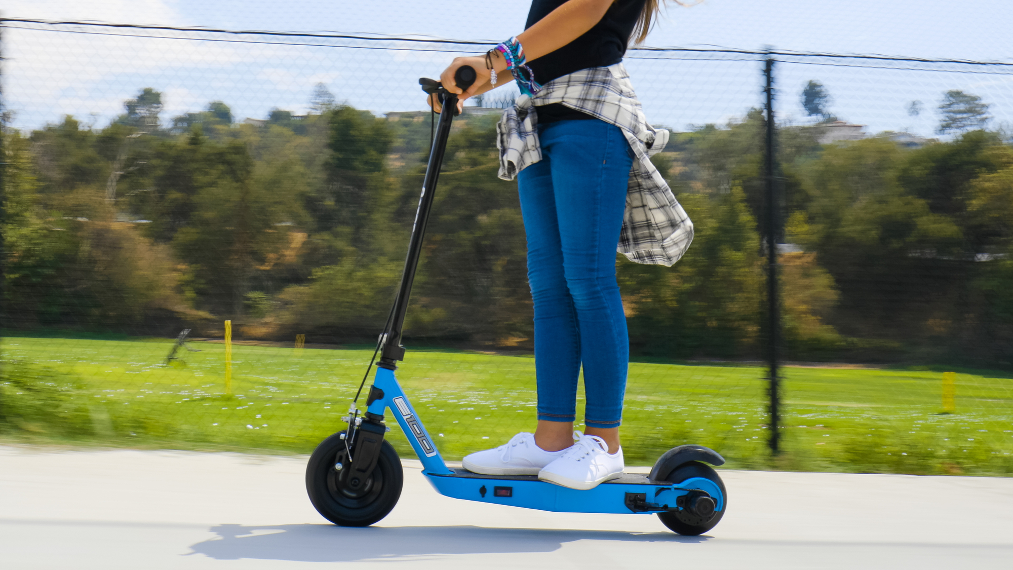 Razor Black Label E100 Electric Scooter – Blue, up to 10 mph, 8" Pneumatic Front Tire, for Kids Ages 8+ - image 13 of 14