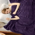 thumbnail image 3 of Manta Bedsure GentleSoft de Franela Polar Morada Tamaño Full, 3 of 8