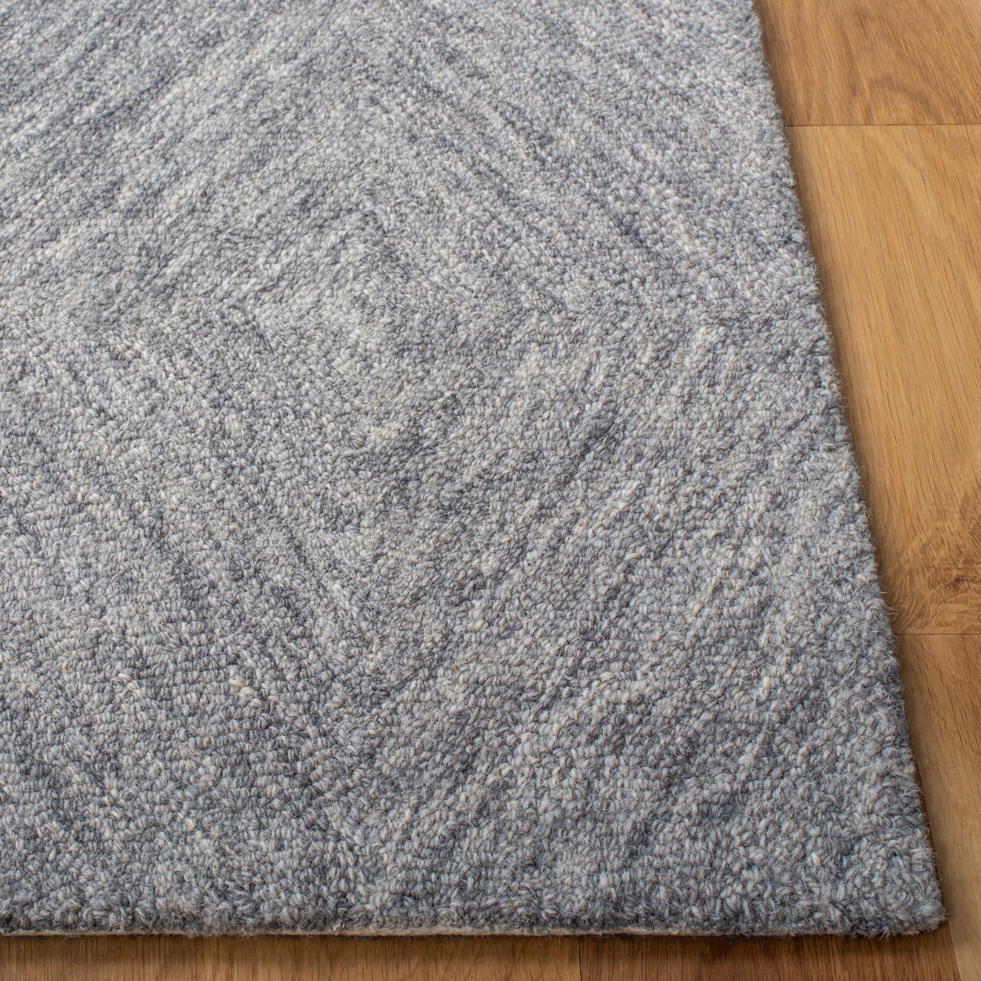 SAFAVIEH Metro Avalon Diamond Area Rug, Grey, 6' x 6' Square