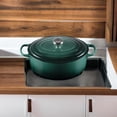 thumbnail image 5 of Horno holandés Le Creuset de hierro fundido esmaltado Signature, 6.75 cuartos de galón, 5 of 5