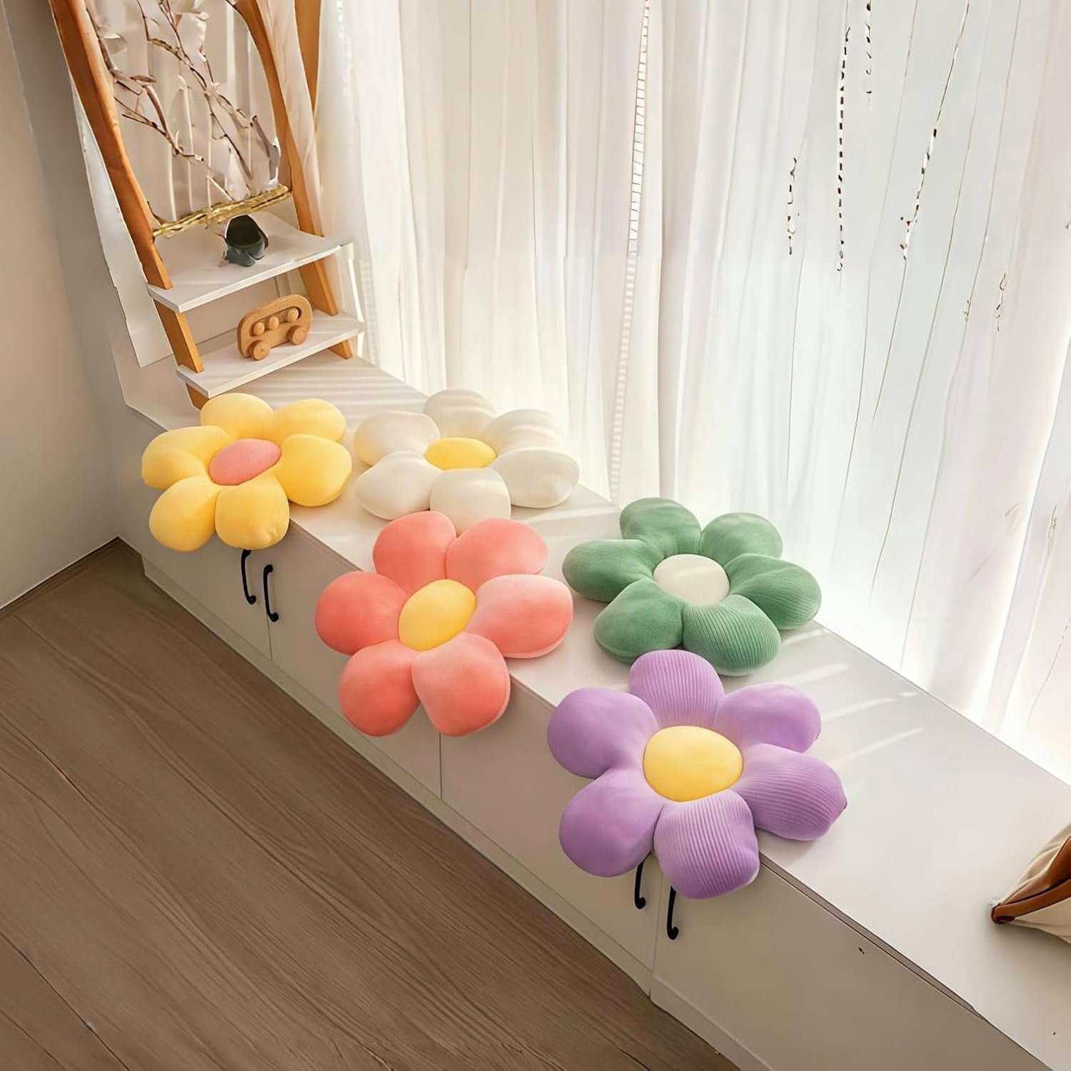 Daisy Flower Pillow, Floor Pillows, White Flower Shaped Throw Pillow Cushion for Sofa, Couch, Chair, Bed, Room Decor
