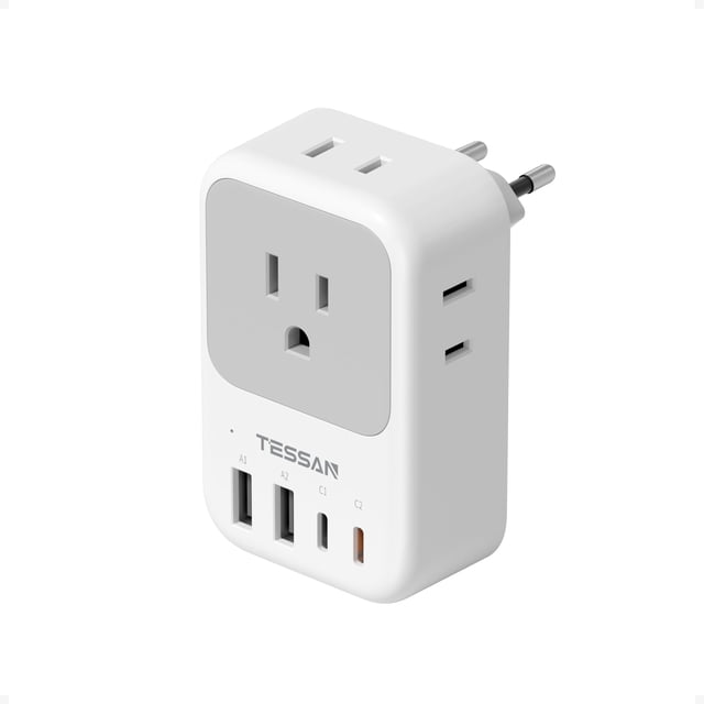 Adaptador de enchufe de viaje TESSAN International con 4 salidas, 4 USB