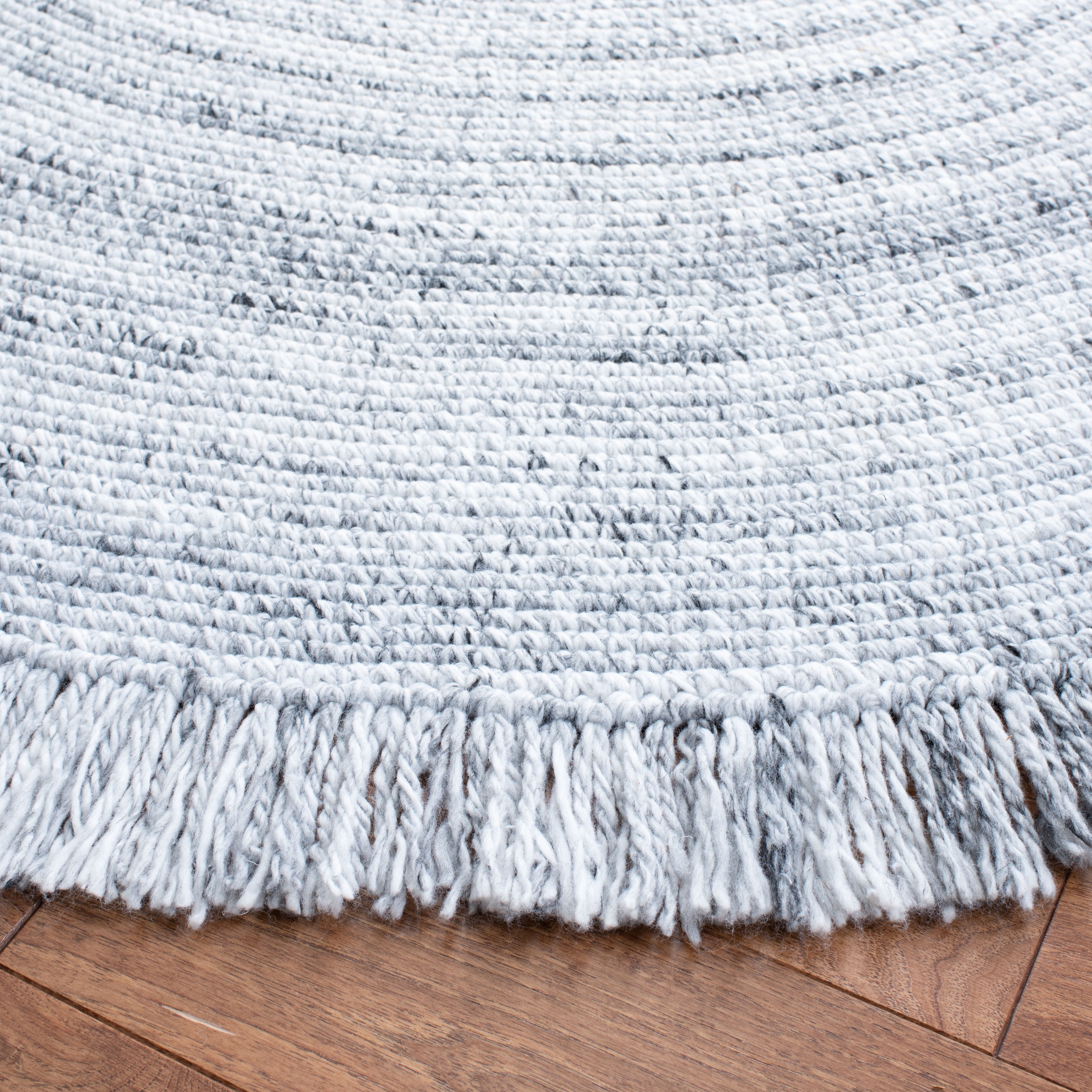 SAFAVIEH Braided Isador Solid Polyester Reversible Area Rug, Light Gray, 5' x 5' Round