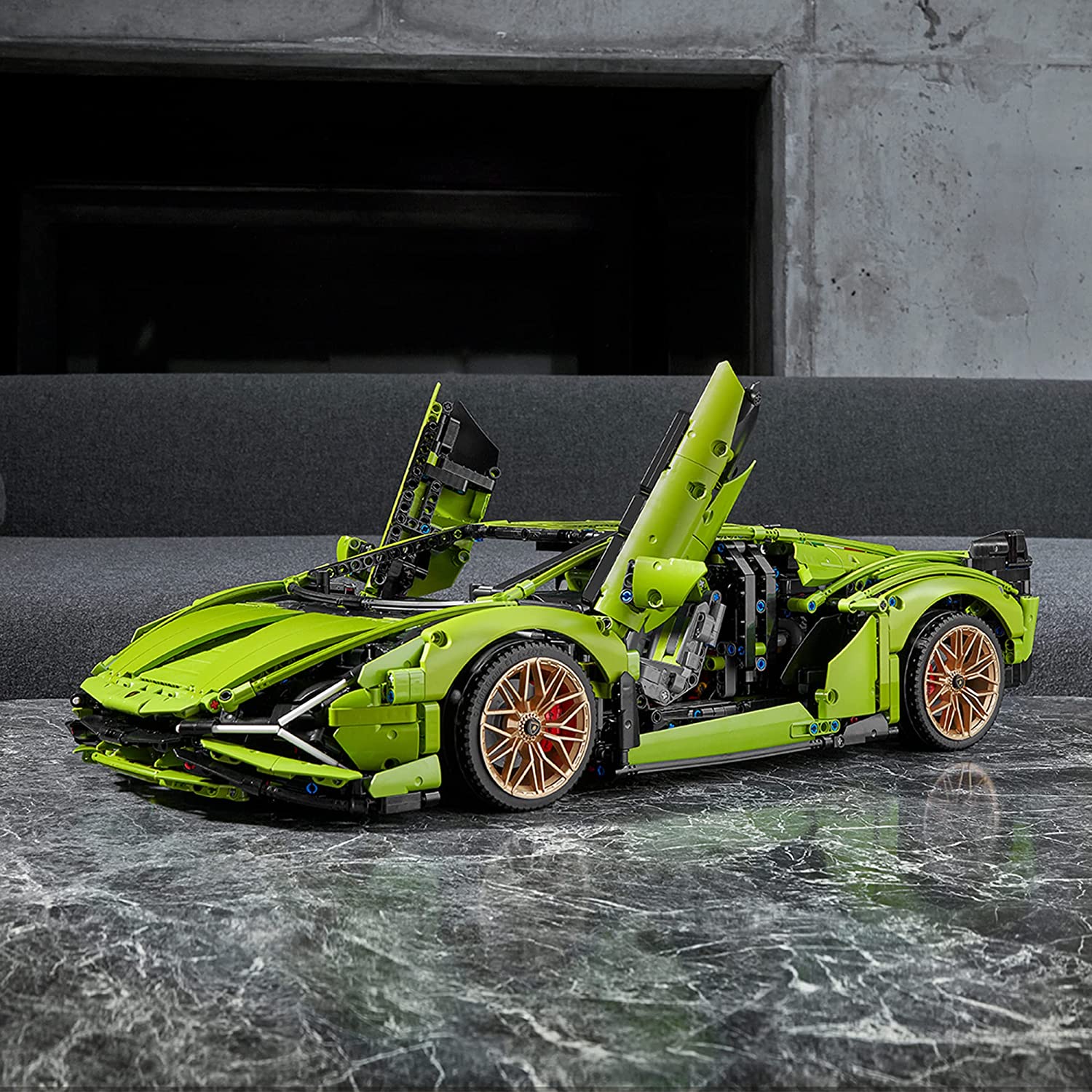 LEGO Technic Lamborghini Sian - image 4 of 7