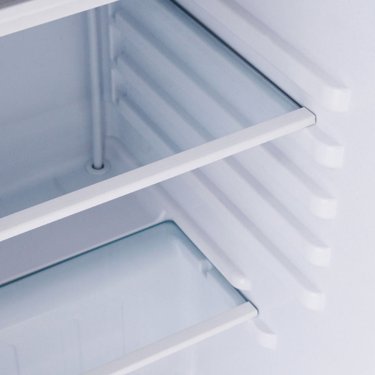 Costway 3.2 Cu Ft Retro Compact Refrigerator w/ Freezer Interior Shelves Handle White