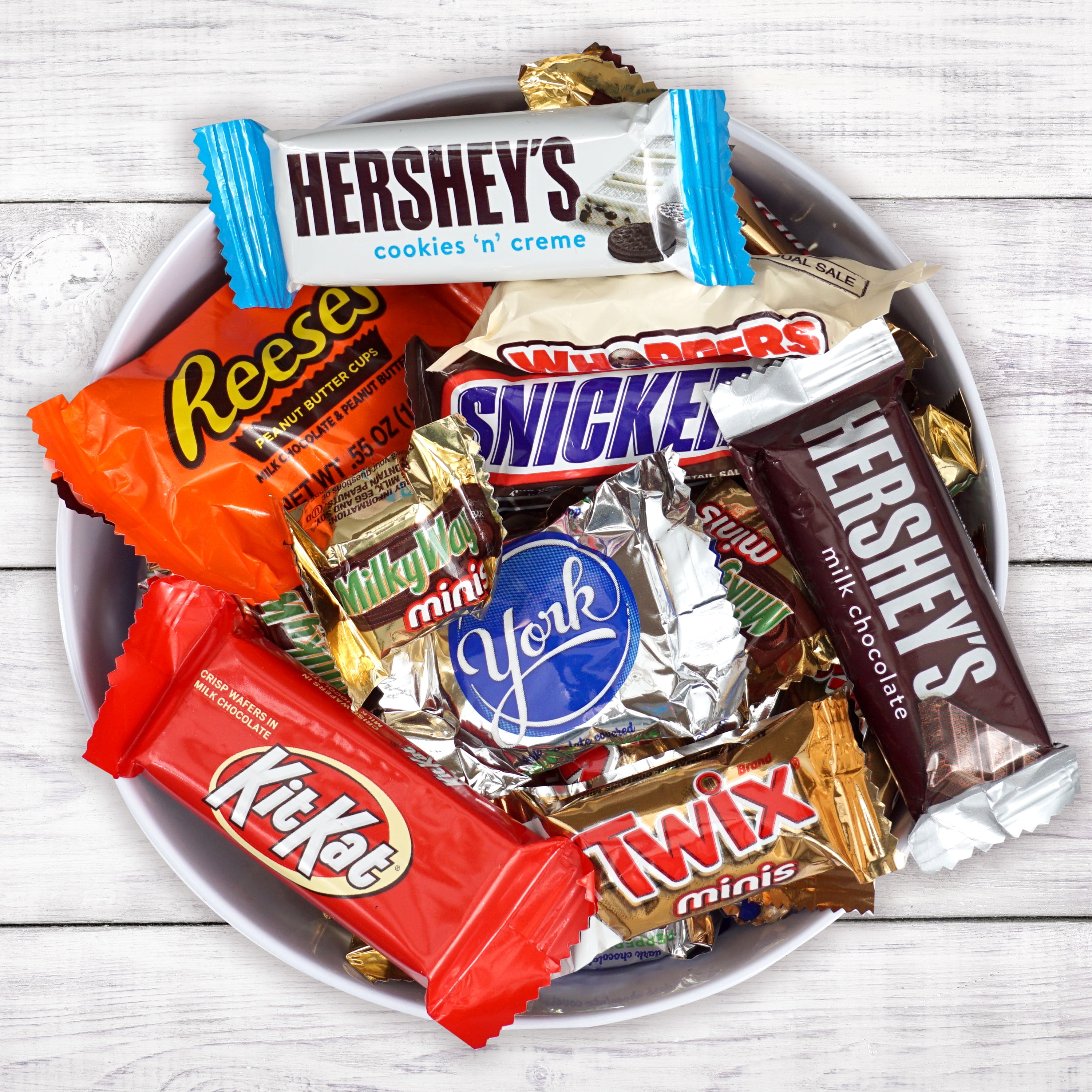 Chocolate Candy Variety Pack, 2lb Bulk Chocolate Candy, Pinata Candy, Individually Wrapped Chocolate Fun Size Candy Bars