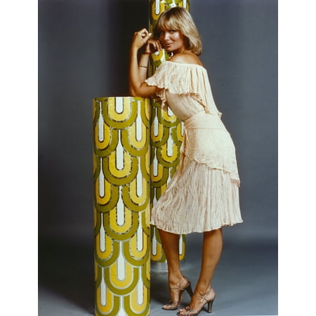 Linda Evans Posed in Lace Dress Photo Print (24 x 30) - Walmart.ca