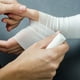 thumbnail image 4 of EeaseMX 3 rollos de vendajes de primeros auxilios, vendaje de protección deportiva, vendaje elástico, vendajes para el cuidado de heridas, rollo de gasa, 4 of 7