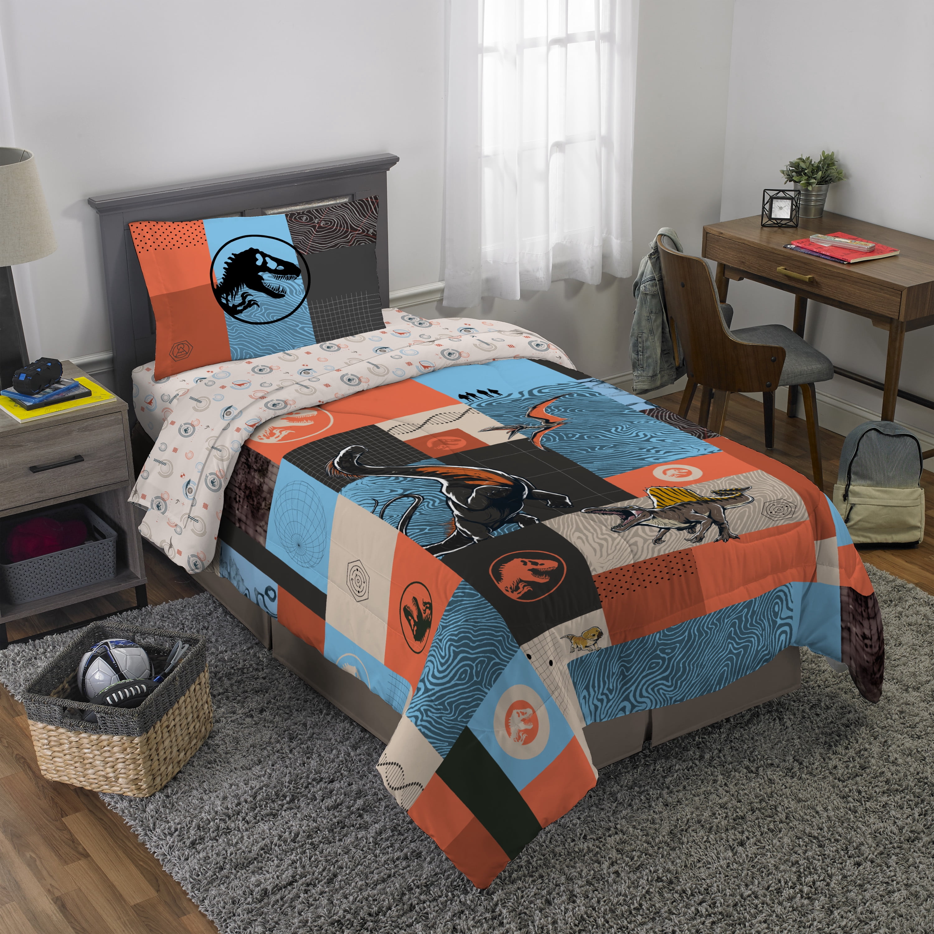 Jurassic World Kids Twin Bed in a Bag, 4Pc Bedding Set, Comforter and Sheets