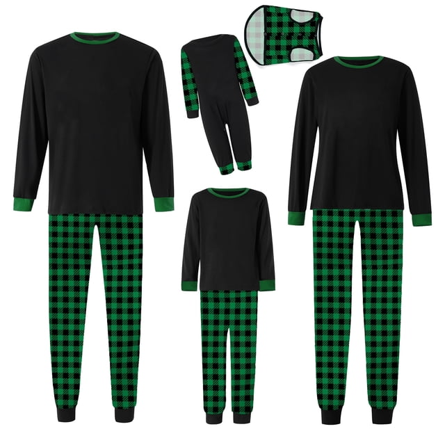 Conjunto de pijamas navideños familiares a juego con estampado de cuadros. Pijamas de vacaciones para papá, mamá y niños.