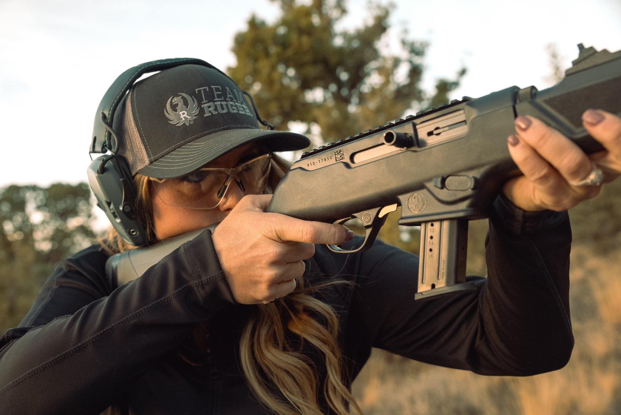 Girls With Guns Shield Low-Profile Electronic Earmuffs, 24 Db Nrr, Ansi S3.19 & Ce En352-1 Hearing Protection Rated, Gray/Teal/Black