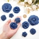 thumbnail image 3 of 16 piezas de tela vaquera azul marino con flores en 4 estilos diferentes. Tela de lona con flores de camelia. Accesorios cosidos con forma de flor., 3 of 9