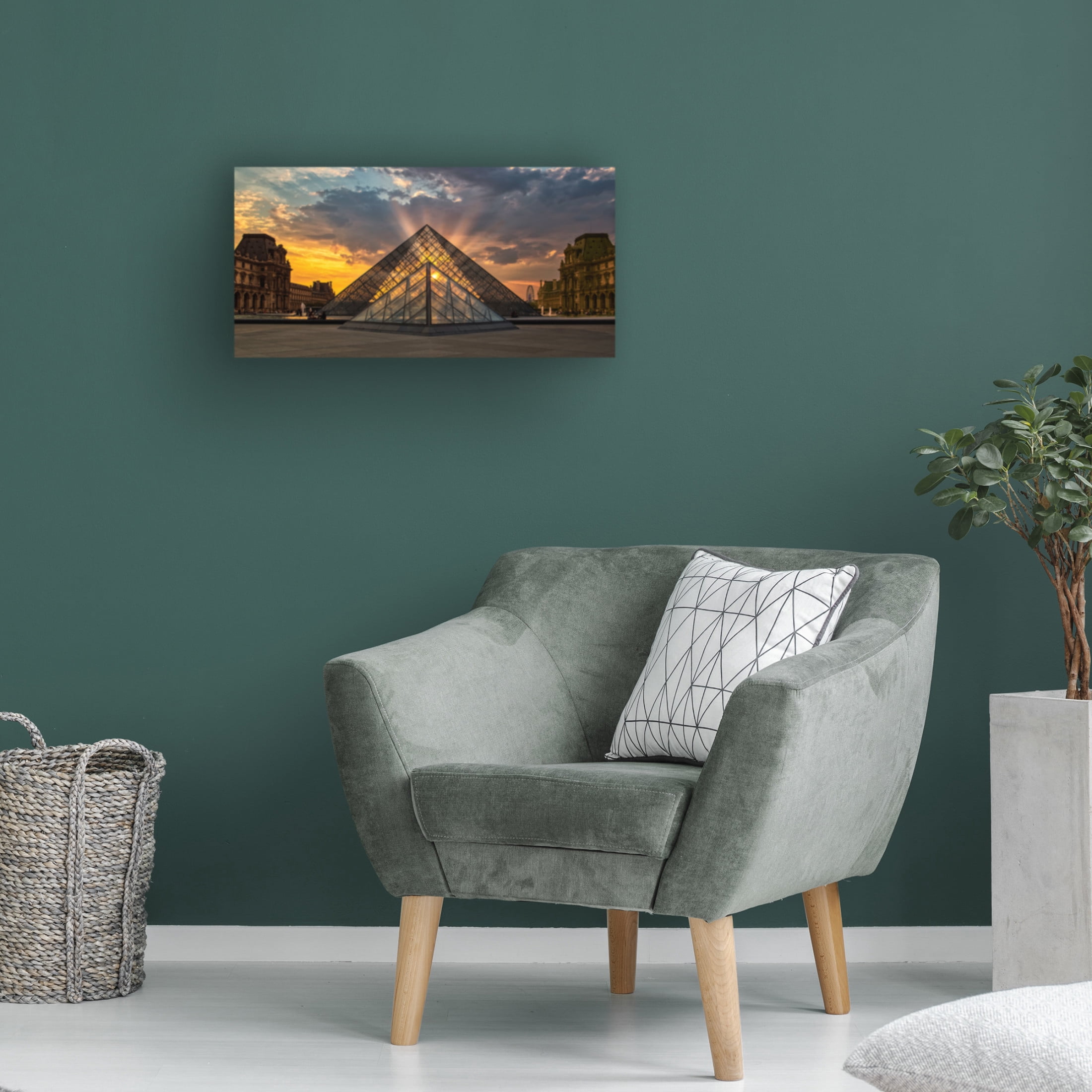 Trademark Fine Art JUAN CARLOS HERVAS Piraimide Del Louvre Canvas Wall Art