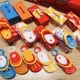 thumbnail image 2 of Llavero con forma de zapato con agujeros (10 estilos), ideal como mochila escolar, para niños, coleccionable, regalo de Navidad., 2 of 6