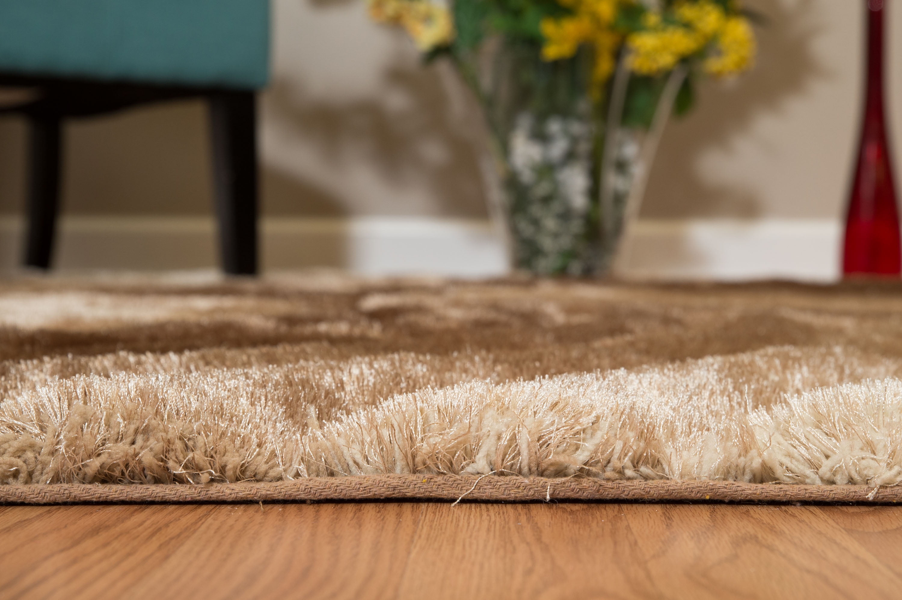 United Weavers Veria Suave Shag Geometric Accent Rug, Beige, 1'10" X 3'