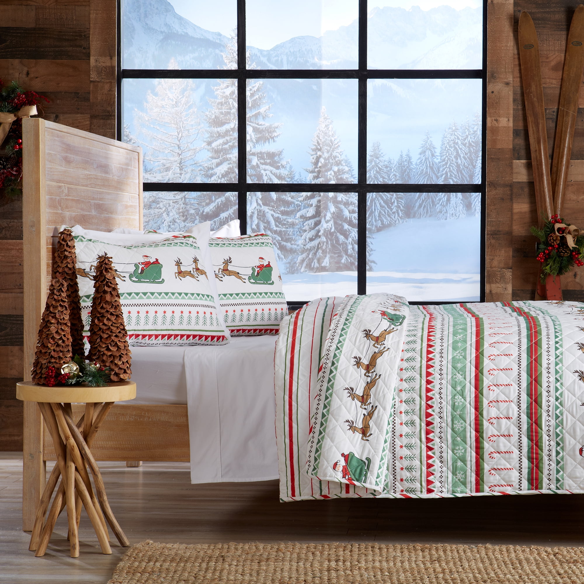 Great Bay Home Reversible Christmas Reversible Quilt Set With Shams (King, Festive Stripes)