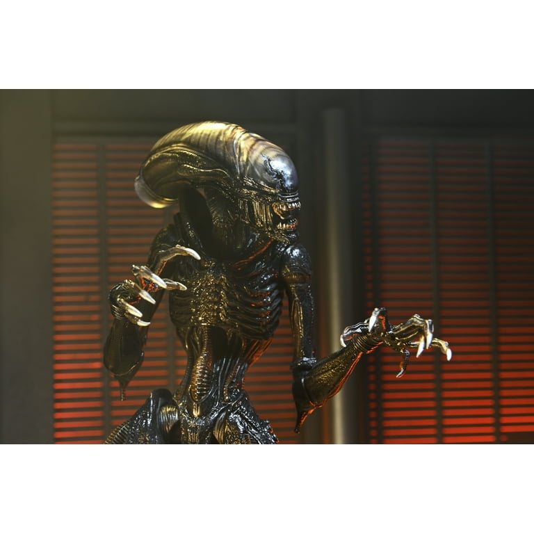 NECA Alien: Romulus Scorched Xenomorph Ultimate Action