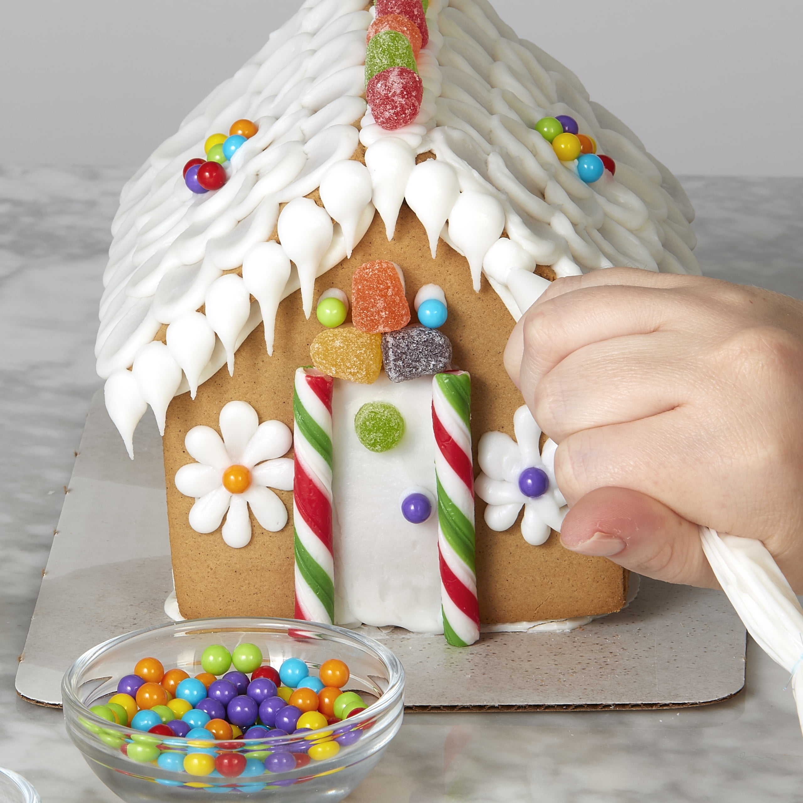 Wilton Full of Cheer Prebuilt Gingerbread House Decorating Kit