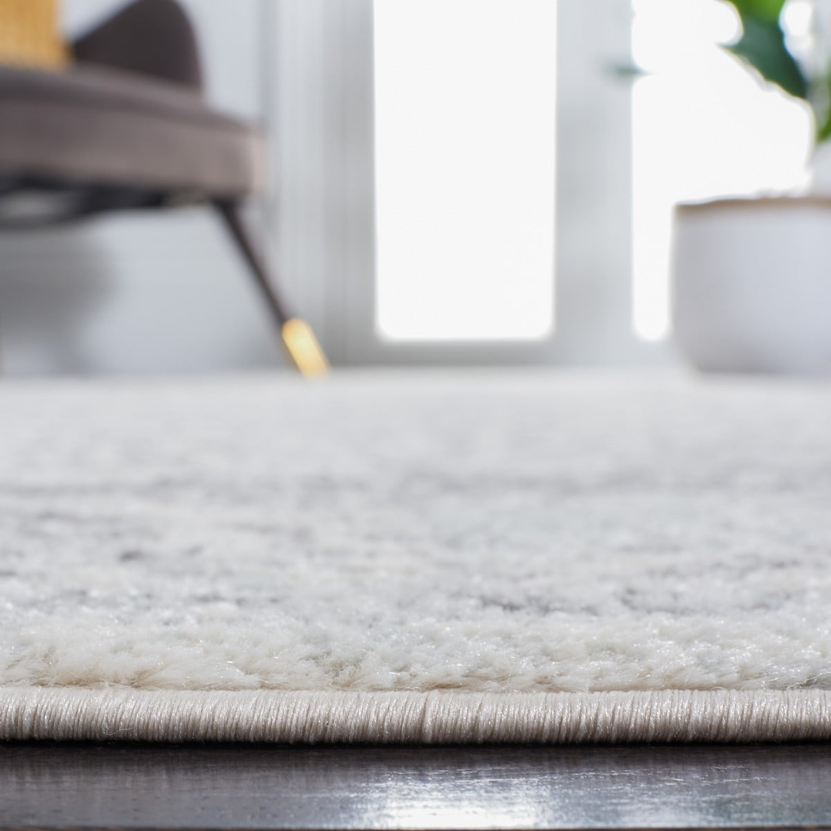 SAFAVIEH Tulum Braganza Traditional Area Rug, 4' x 6', Ivory/Grey