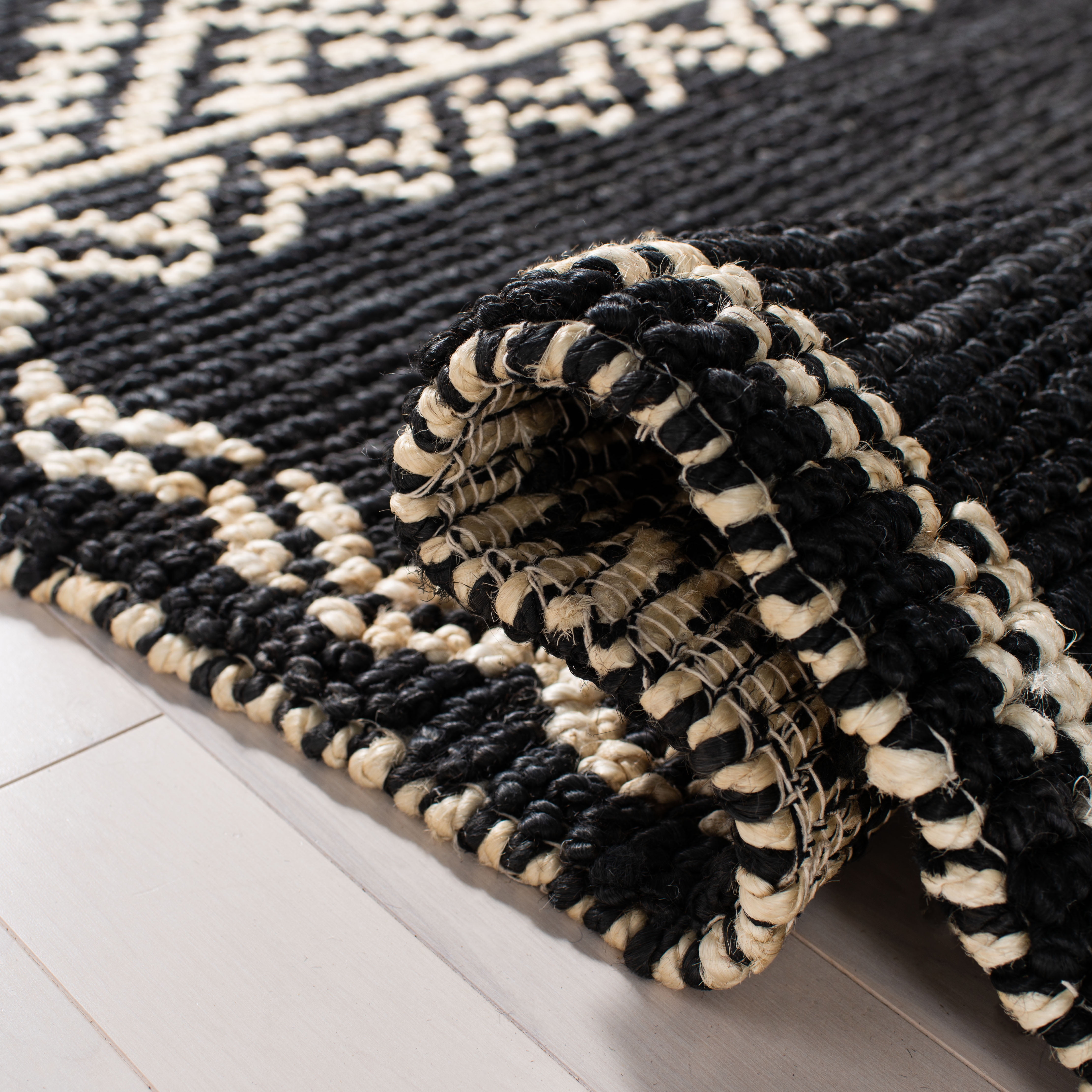 SAFAVIEH Natural Fiber Arianne Geometric Area Rug, Black, 8' x 10'