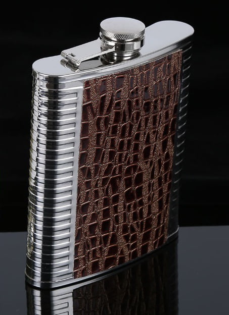 Camo Buck Deer Flask For Liquor For Women Men 8oz Portable Stainless Steel Leakproof Flask Funny Idea Gift