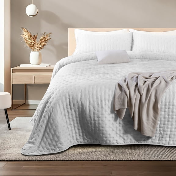 Dreamlab Colcha Ligera con 1 Funda de Almohada, Capitonado, Ultra Suave. Hipoalergénico. Edrecolcha para Cama. Edredón para Verano y Todas Las Estaciones. (Individual 175 x 240 cm, Trébol, Blanco)