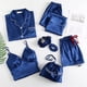 thumbnail image 2 of Conjunto de ropa de estar por casa de 7 piezas para mujer con pantalones cortos de manga larga y tirantes - Pijama de poliéster de color liso con bolsa de almacenamiento y accesorios, 2 of 8
