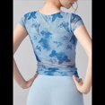 thumbnail image 4 of Blusas Ajustadas de Corta con Frunces y Estampado Floral de Cuello Asimétrico para Mujer Azul L, 4 of 7