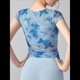 thumbnail image 4 of Blusas Ajustadas de Corta con Frunces y Estampado Floral de Cuello Asimétrico para Mujer Azul L, 4 of 7