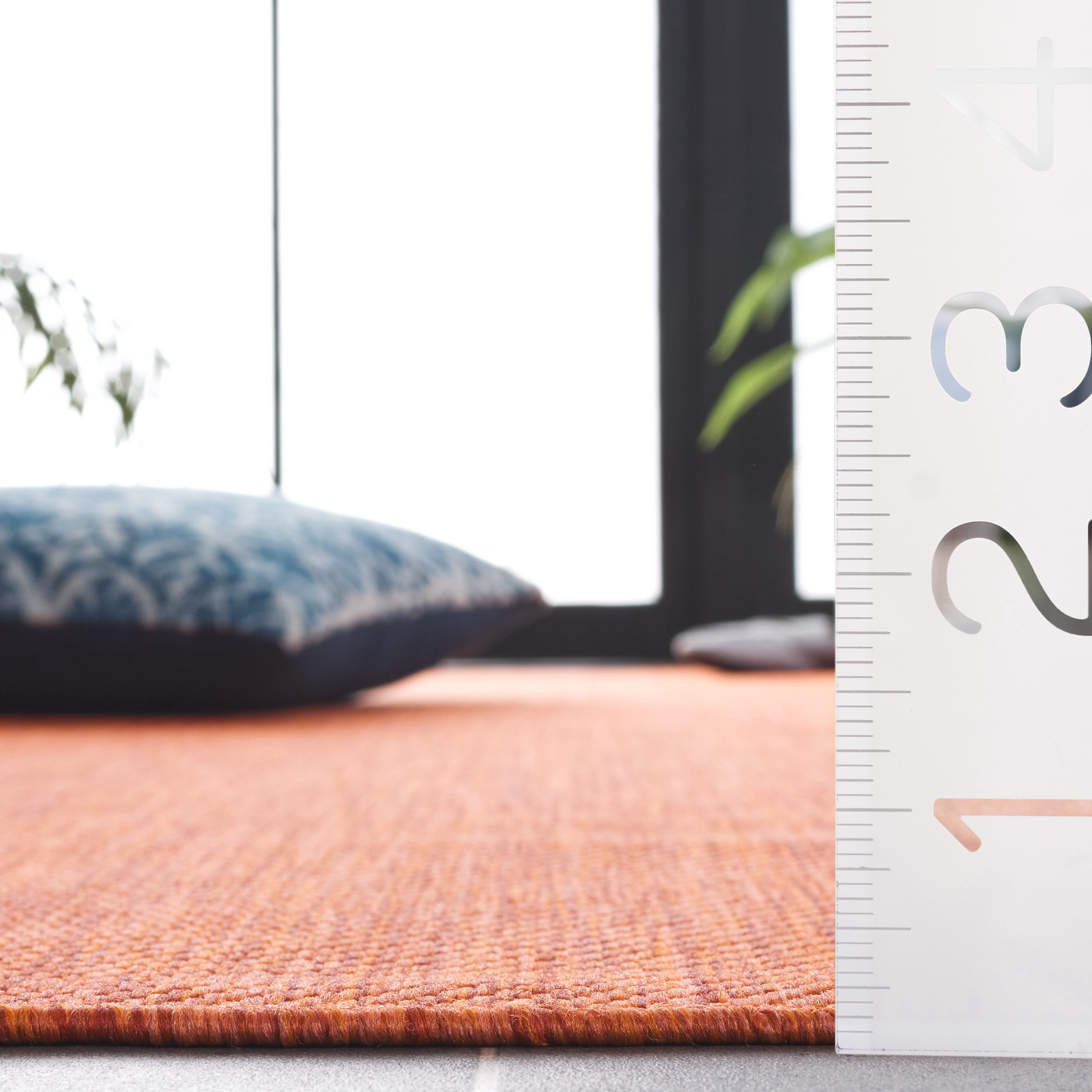 SAFAVIEH Beach House Lauressa Solid Indoor/Outdoor Area Rug, Orange, 6'7" x 6'7" Round