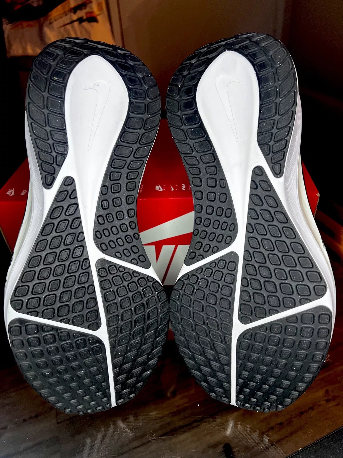 Nike Vomero 17 Men display picture 1