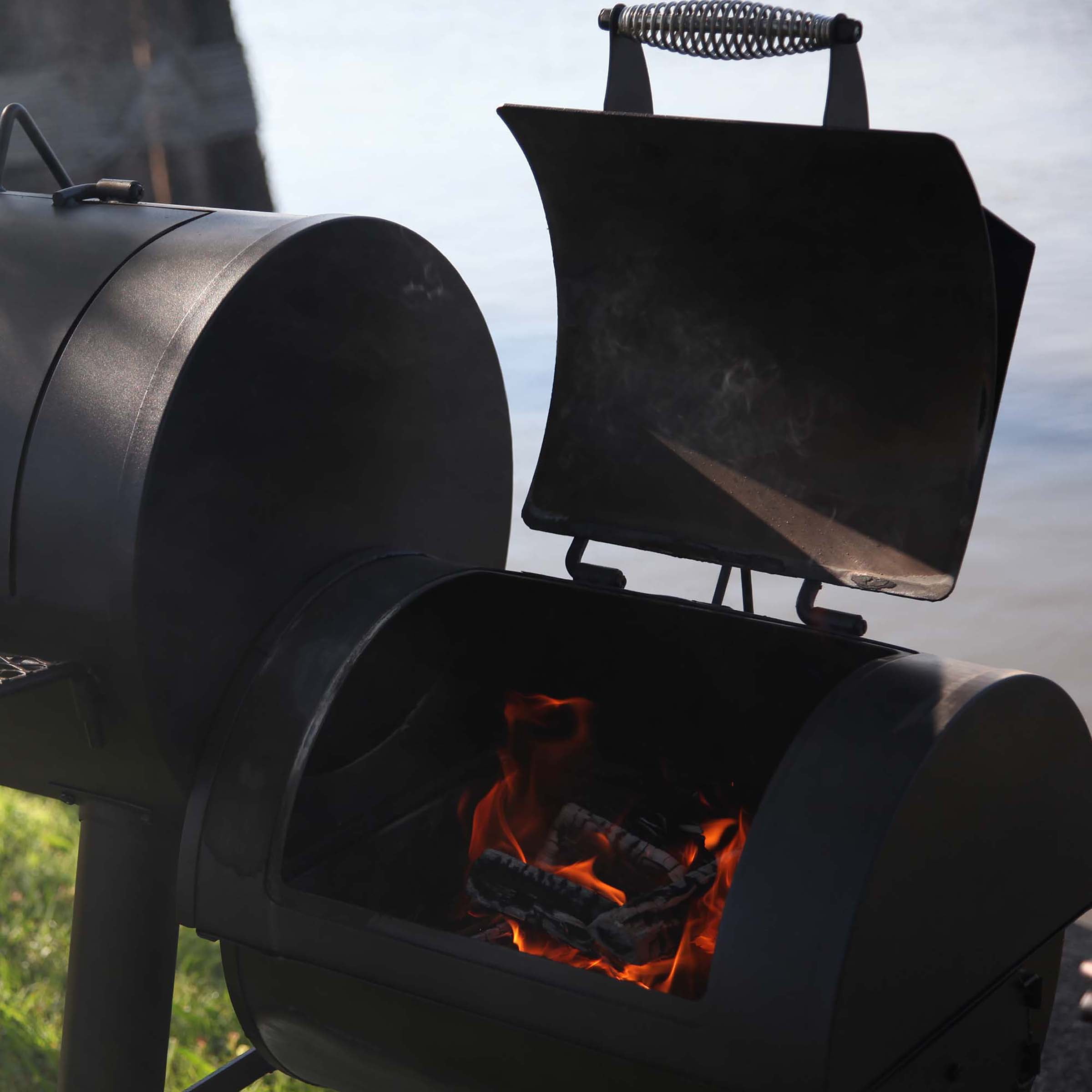 Western Premium BBQ Products 1.5 Cubic Feet Hickory BBQ Smoking Mini Logs