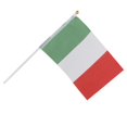 thumbnail image 3 of Paquete de 12 banderas italianas ondeantes con mástil de plástico, 3 of 6