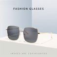 thumbnail image 2 of Gafas de sol de metal del mismo estilo Gafas de sol de la familia D Gafas de sol retro cuadradas de estilo coreano para hombres y mujeres, 2 of 5