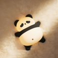 thumbnail image 1 of Luz nocturna de panda, lámpara de escritorio LED activada por tacto, lámpara de noche de bebé de dibujos animados lindo para dormitorio de niños, luz nocturna LED suave para niños, 1 of 5
