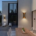 thumbnail image 5 of Aplique de pared para exteriores, impermeable, doble cabezal, iluminación LED de arriba a abajo para patio, villa, 6 W, 150 W, luz cálida de 3000 K, color negro y dorado., 5 of 5