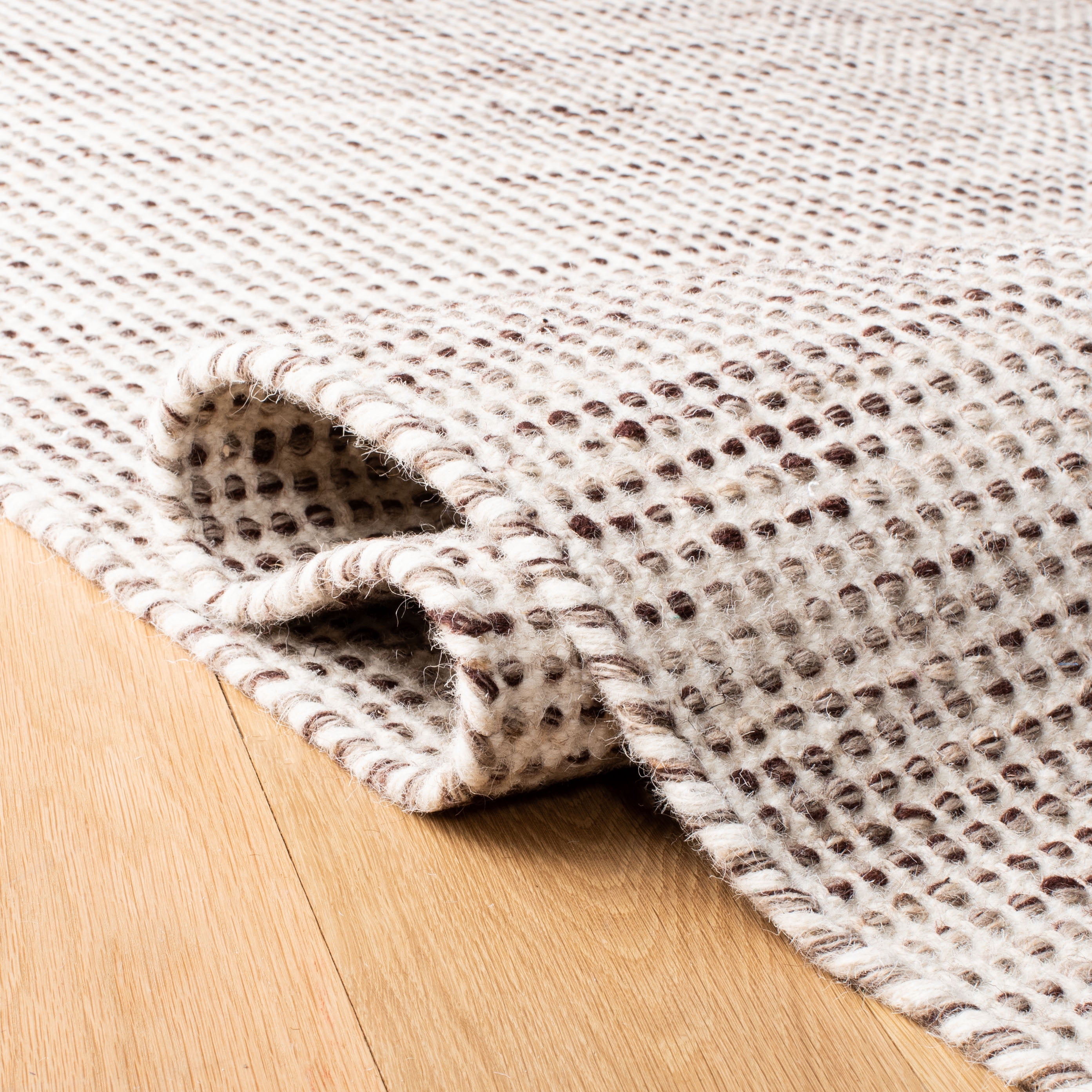 SAFAVIEH Vermont Zaman Distressed Dotted Area Rug, Brown/Ivory, 8' x 10'