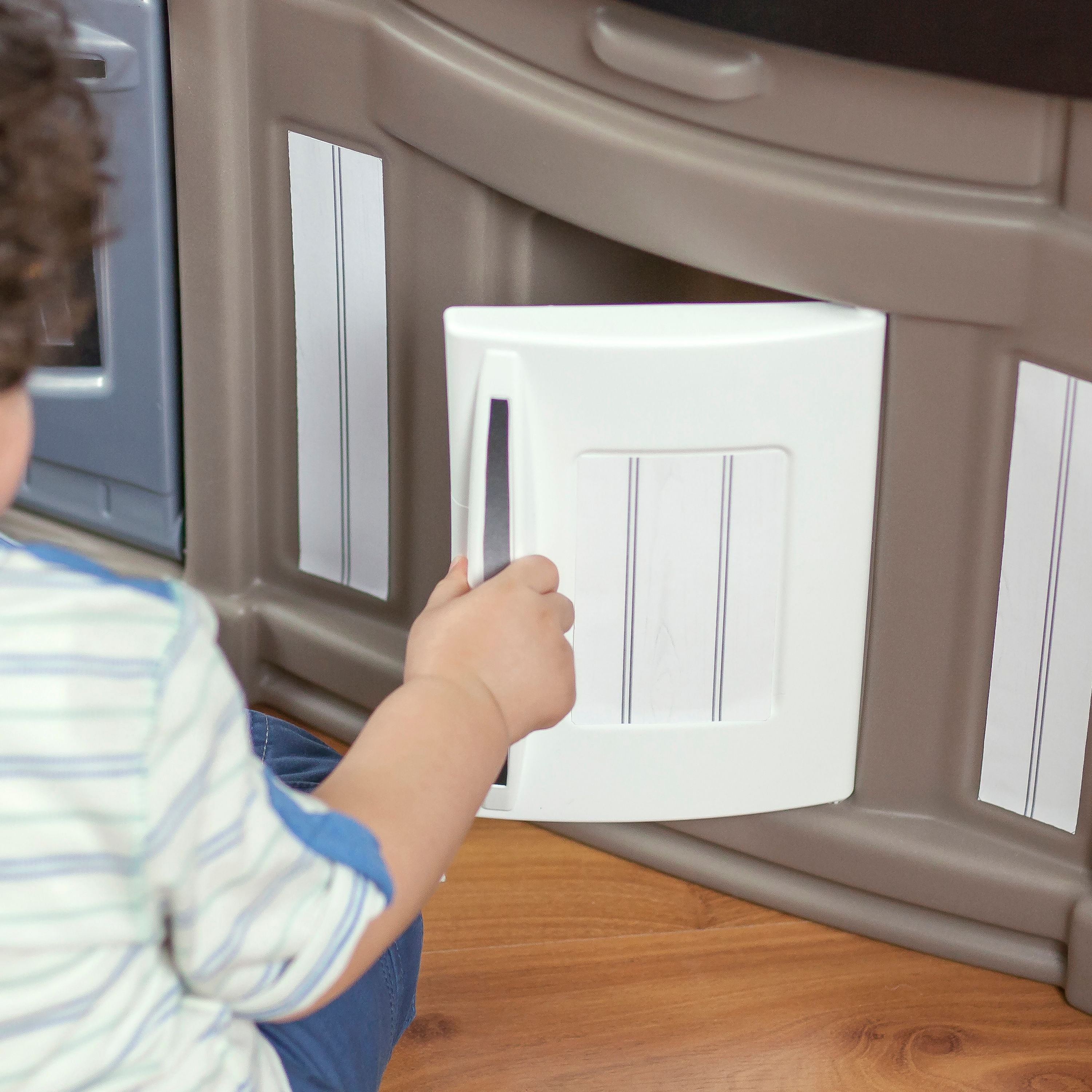 step2 best chef's toy kitchen