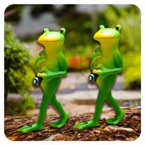 ICERUN 2Pcs Garden Statues,Resin Traveling Frog Sculpture Fairy Garden Accessories,Garden Adventure Theme Outdoor Decorations for Yard,Style3
