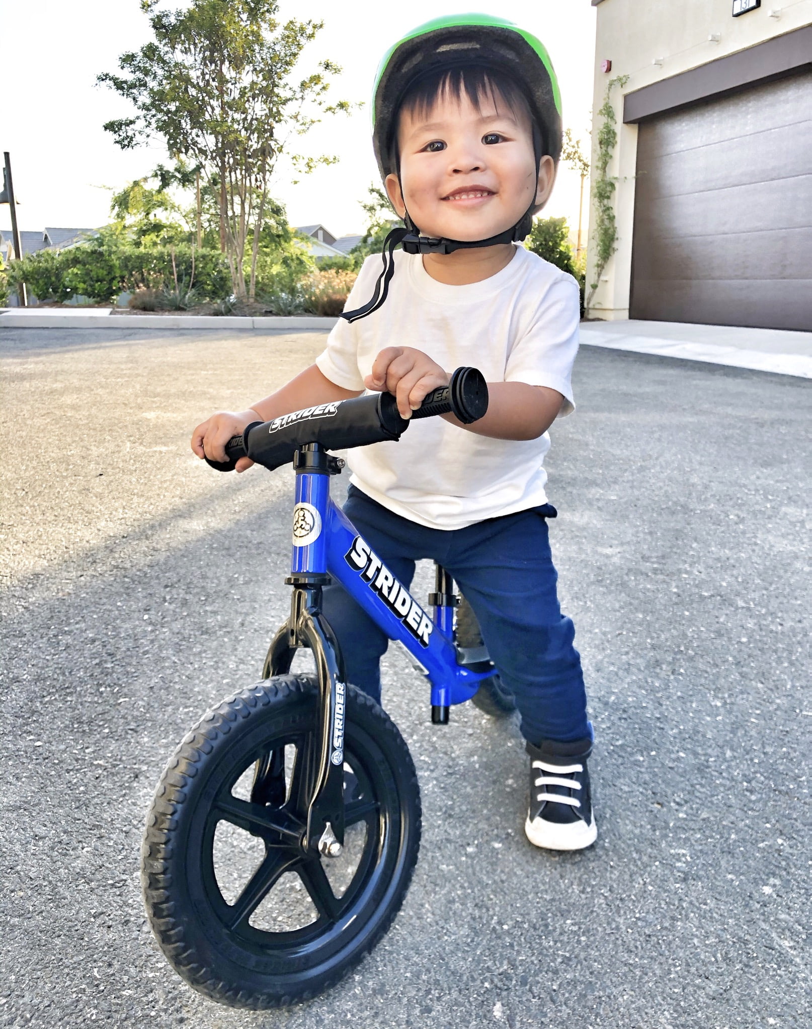 STRIDER 12ブルー Strider 12 Sport Balance Bike - Blue – Bicycle Warehouse