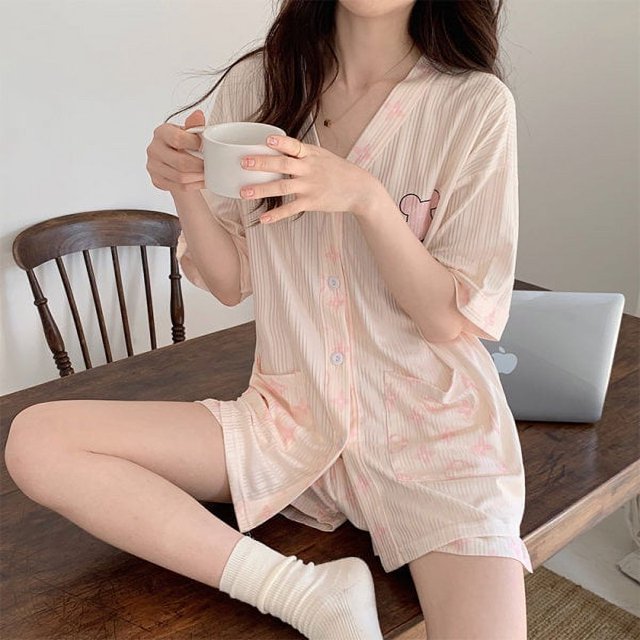 Pijamas de mujer de verano estilo coreano con estampado de oso, pantalones cortos de manga corta, conjunto de dos piezas, ropa holgada para el hogar para estudiantes