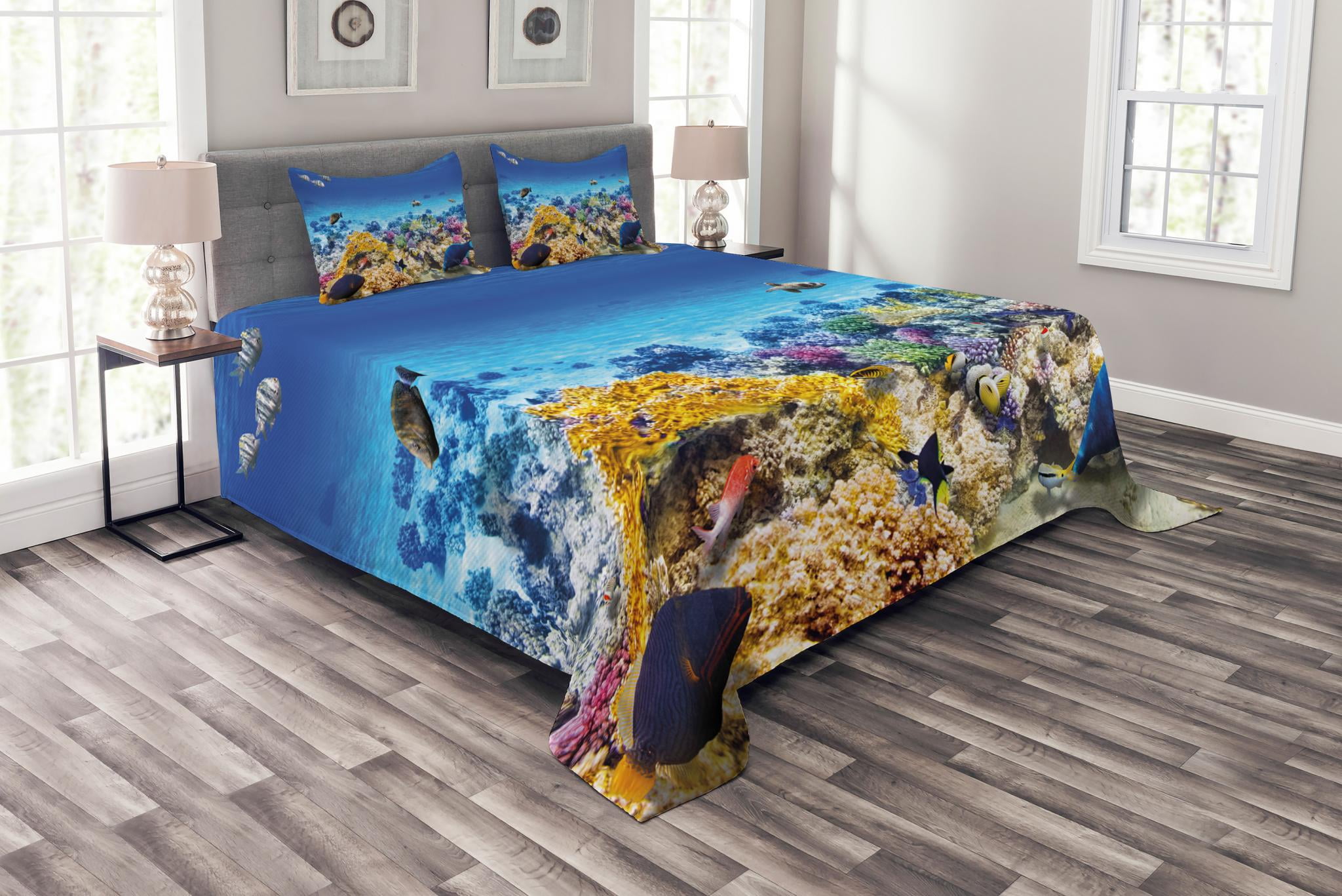 Fish Bedspread Set Queen Size, Underwater Sea World Scene with Goldfish