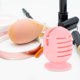 thumbnail image 4 of WASHWEPE 2Ud Brochas De Maquillaje En Silicona Rosa Con Y Cierre Seguro, 4 of 8