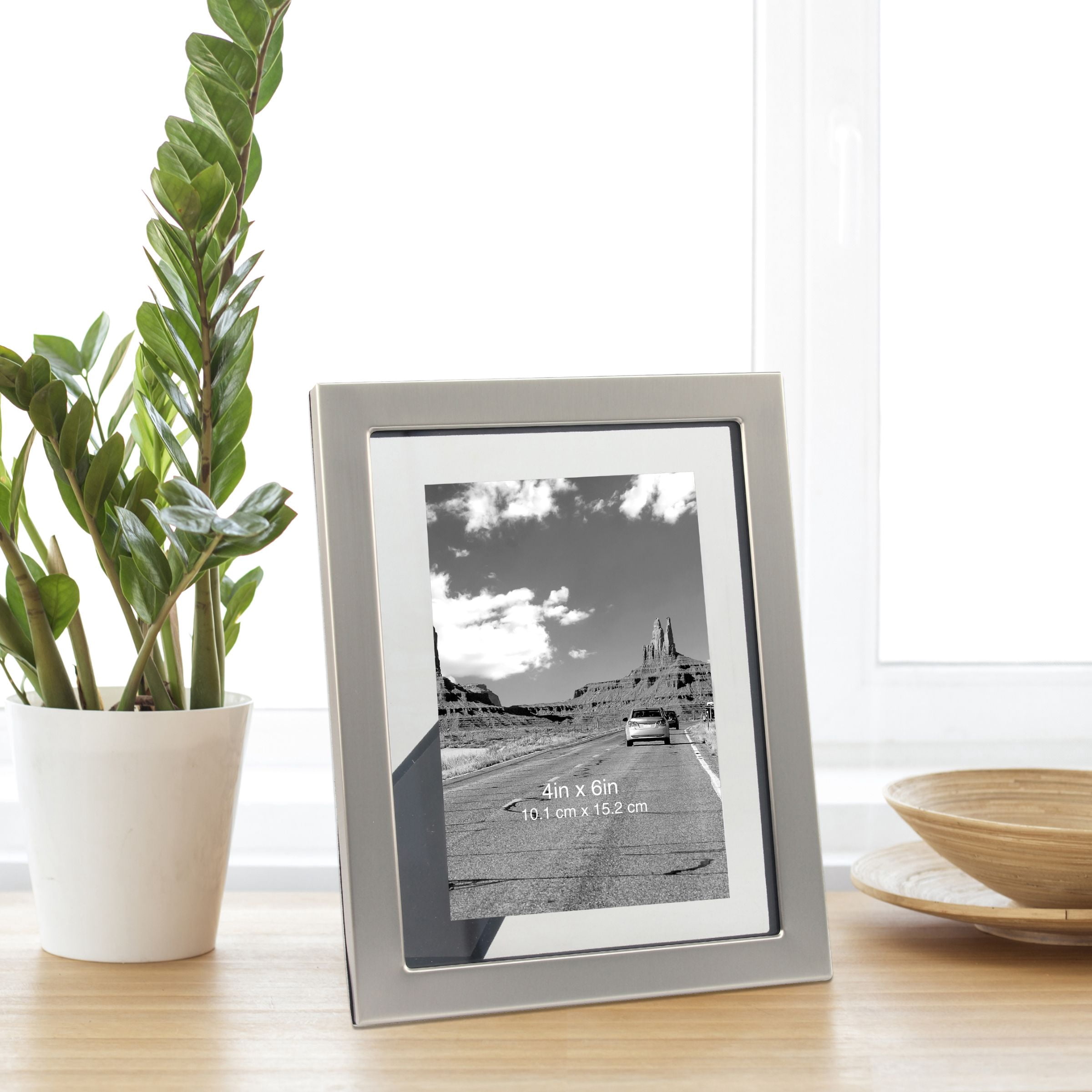 Better Homes & Gardens 4" x 6" Rectangle Metal Tabletop Floating Picture Frame, Silver