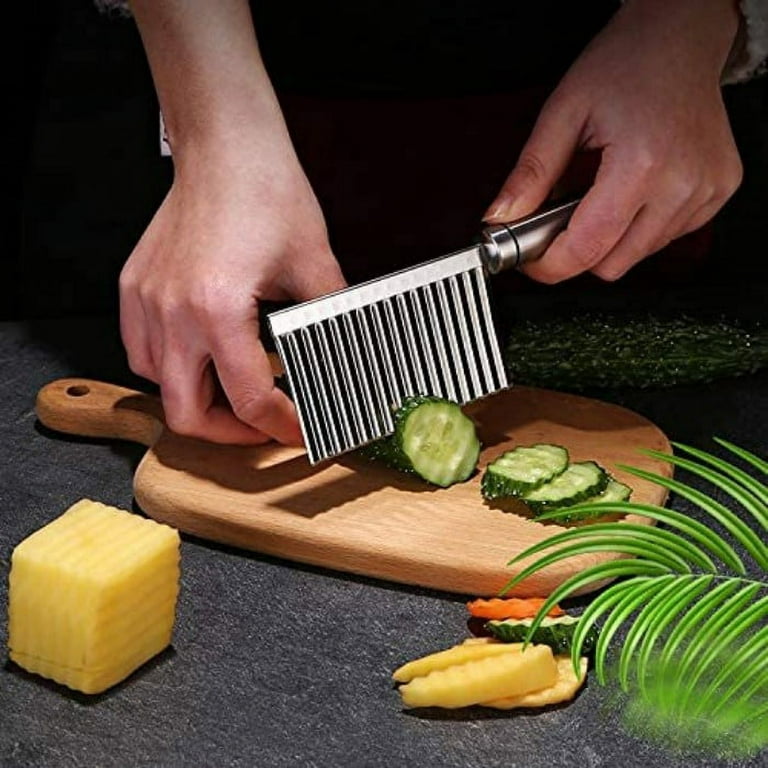 Stainless Steel Potato Crinkle Cutter Casewin Knife Carrot Wavy Knife  French Fry Slicer Vegetable Wavy Chopper Knife, Green